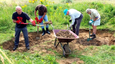 sand dune volunteers